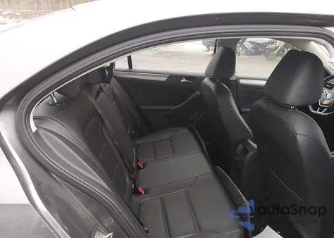 2017 Volkswagen Jetta 1.4T Se z USA, uszkodzony, nr VIN 3VWDB7AJ4HM259236